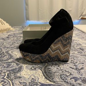 Jessica Simpson wedges!